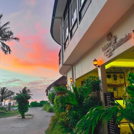 Infinity Dhiffushi Hotel ภายนอก รูปภาพ