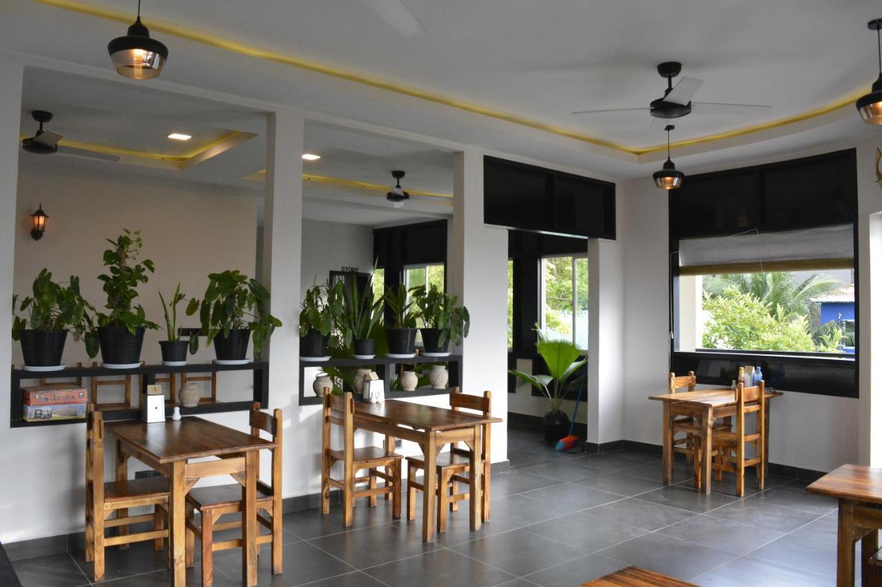 Infinity Dhiffushi Hotel ภายนอก รูปภาพ
