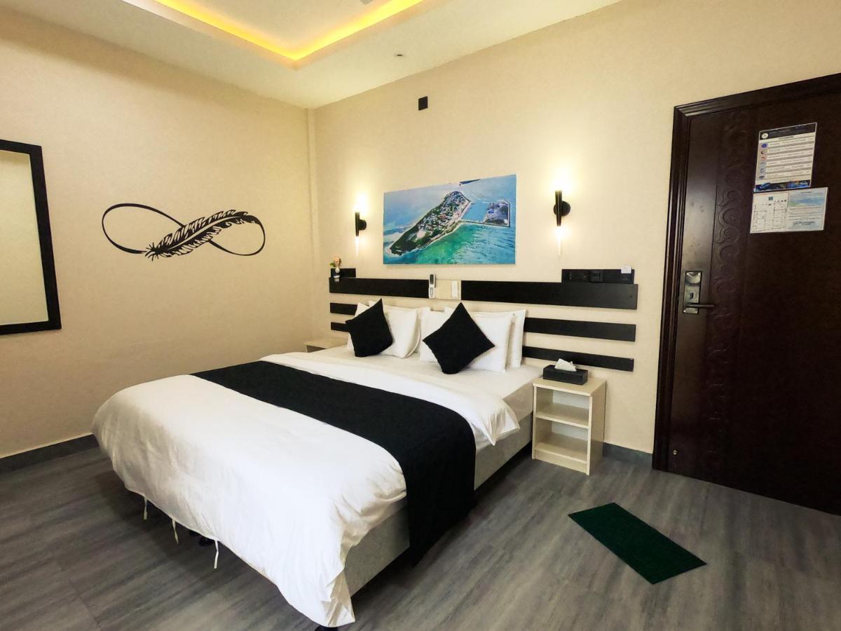 Infinity Dhiffushi Hotel ภายนอก รูปภาพ