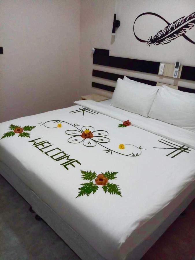 Infinity Dhiffushi Hotel ภายนอก รูปภาพ