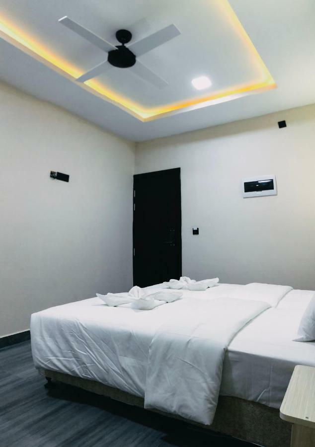 Infinity Dhiffushi Hotel ภายนอก รูปภาพ