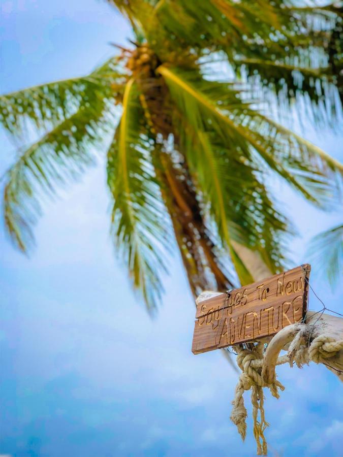 Infinity Dhiffushi Hotel ภายนอก รูปภาพ